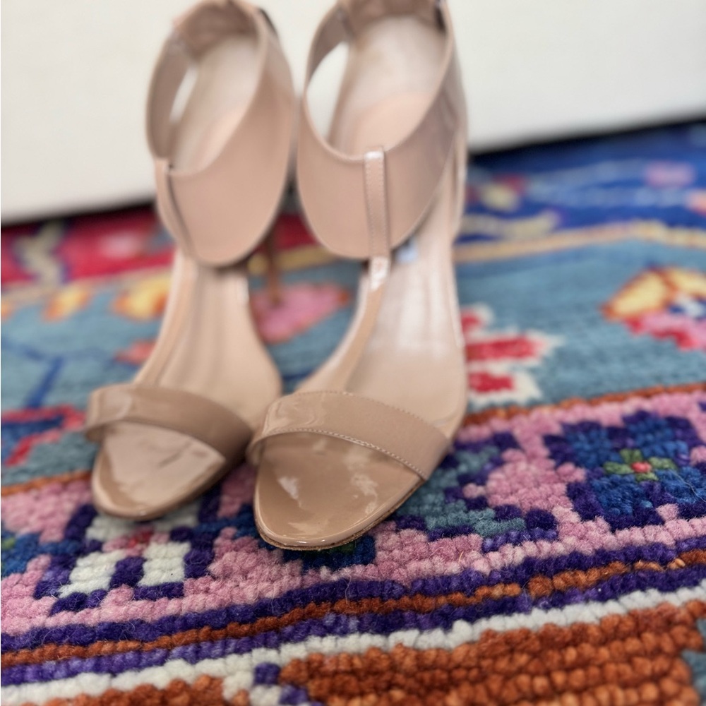 Manolo Blahnik Nude Heels